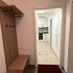 Lägenhet Quiet 1-Bedroom Apartment - Couples, Small Families & Work Stays, No Parties