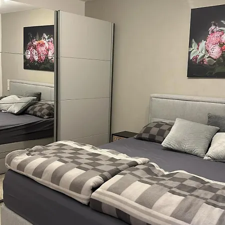 One Bedroom Souterrain With Kitchen And Personal Bathroom Apartment *