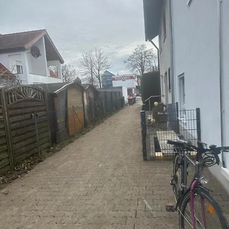 One Room Apartment With Kitchen, And Private Bathroom Near To S8 Train Line Munich