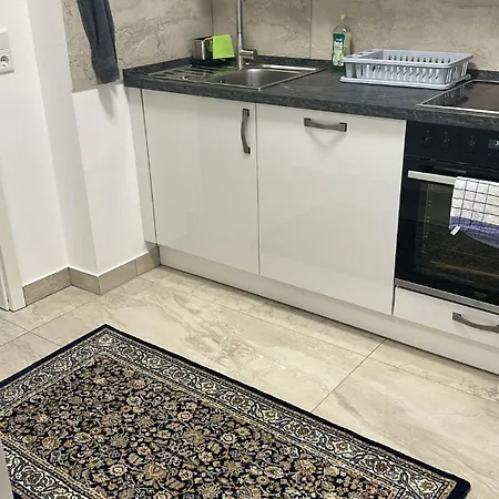 One Room Apartment With Kitchen, And Private Bathroom Near To S8 Train Line Munich