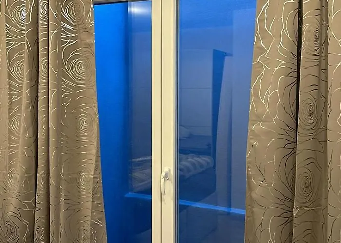 Einzimmerwohnung Mit Kueche Und Grossem Bad