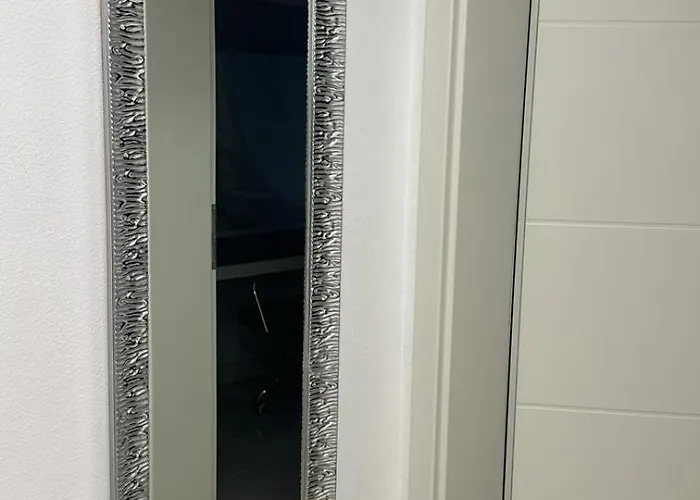 Einzimmerwohnung Mit Kueche Und Grossem Bad Мюнхен