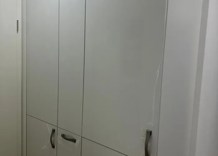 Einzimmer-souterrainwohnung Mit Küche Apartment