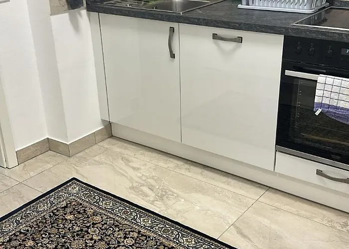 Einzimmerwohnung Mit Kueche Und Grossem Bad Мюнхен