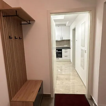 Апартаменты Quiet 1-bedroom - Ideal For Small Familiy & Work